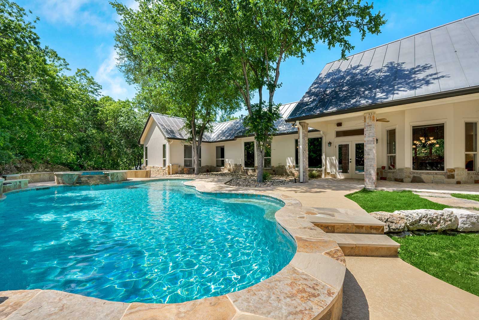 Luxury Pool