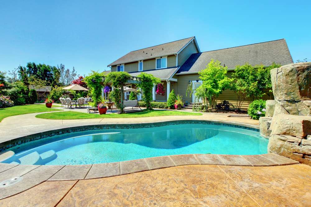 How Extreme Arizona Heat Evaporates Your Pool Water (And How to Tell if It’s a Leak)